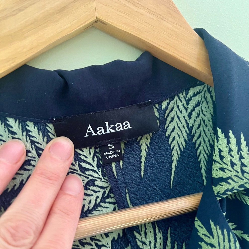 Aakaa Elegant Green Fern Print Dress - Picture 3 of 9